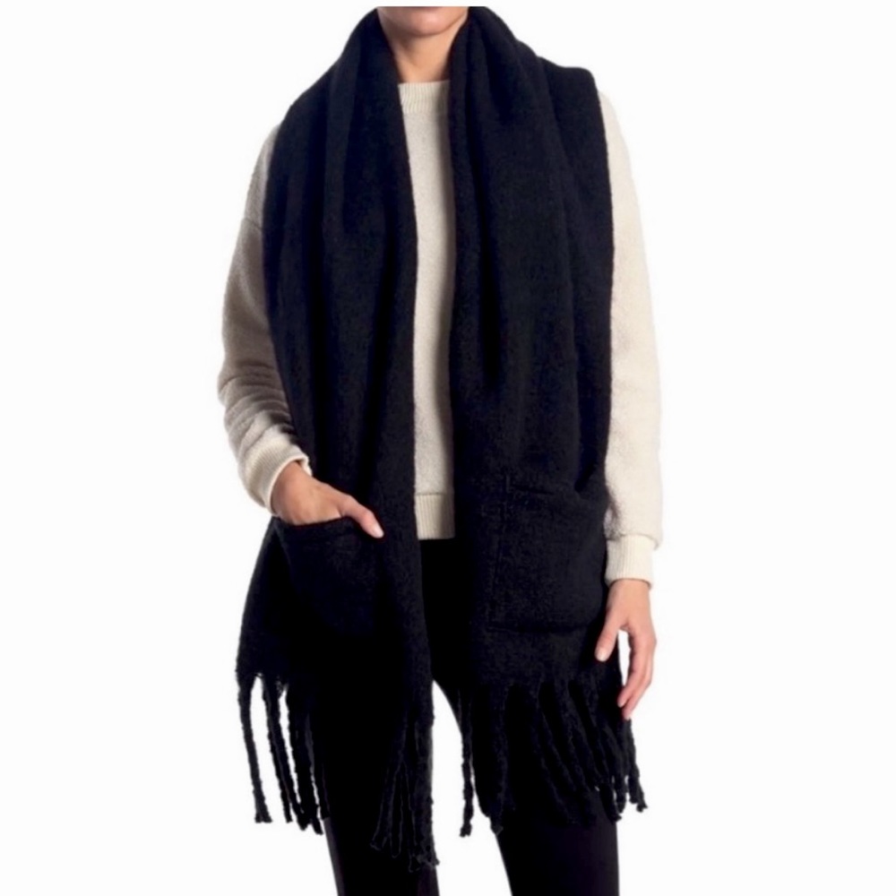 Steve Madden Soft Muffler Scarf With Pockets